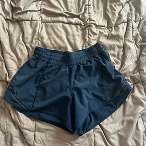 Lululemon hotty hot short 4” in navy size 6